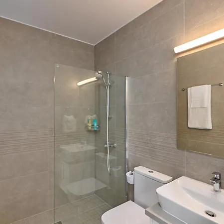 Rooftop With Jacuzzi * Paphos