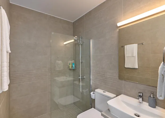 Rooftop With Jacuzzi * Πάφος