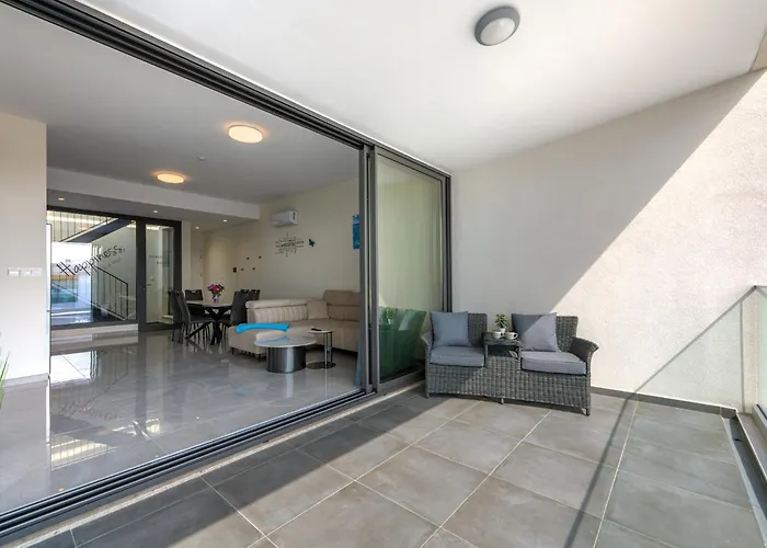 Apartmán Rooftop With Jacuzzi Paphos