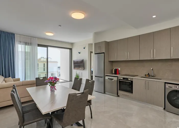 Rooftop With Jacuzzi Paphos