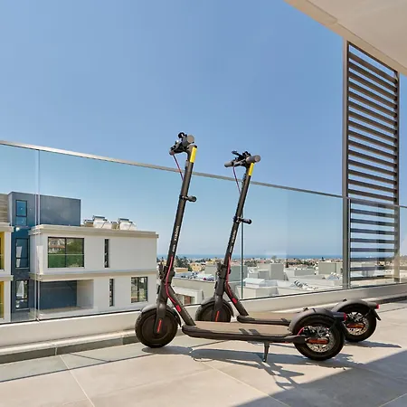Apartment Rooftop With Jacuzzi Paphos